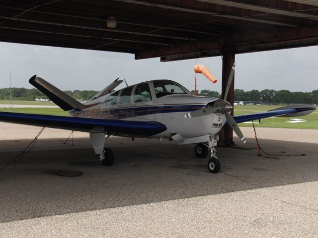 Beechcraft 35 Bonanza (N800JT)