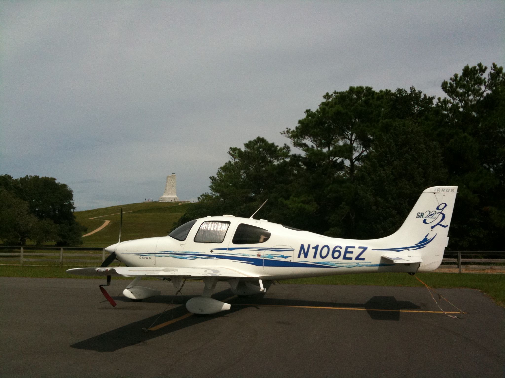 Cirrus SR-22 (N106EZ)