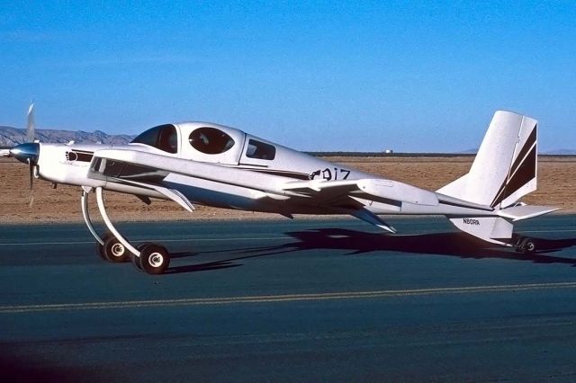 N80RA — - Rutan Model 72 Grizzly N80RA taxiing at the Mojave Airport on November 9, 1986.