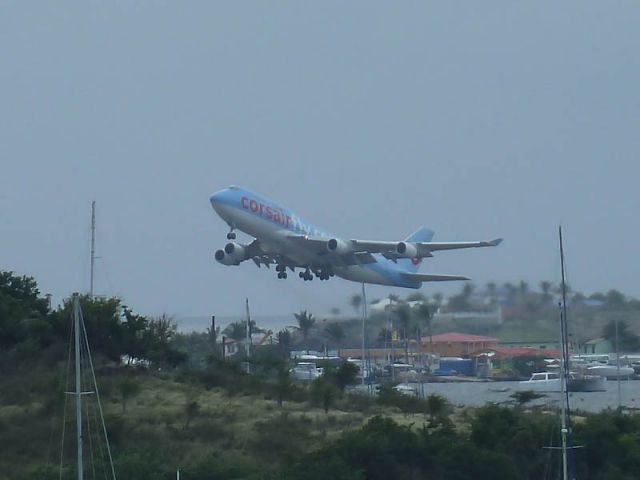 Boeing 747-400 —