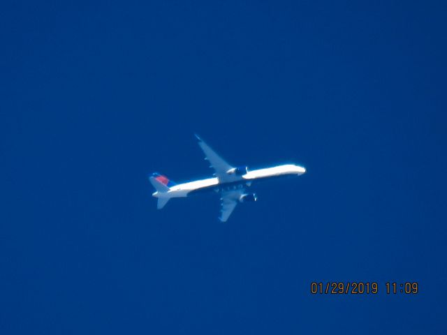 Boeing 757-200 (N546US)