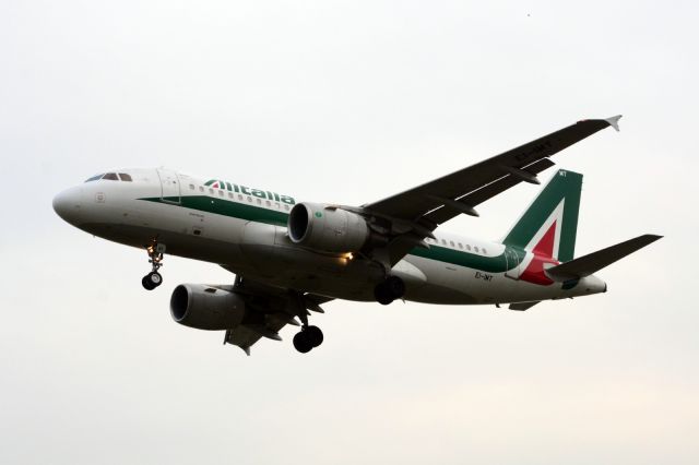 Airbus A319 (EI-IMT)