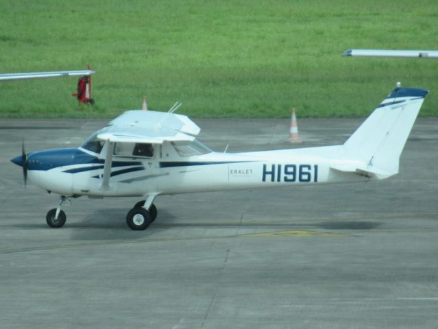 Cessna Commuter (HI961)