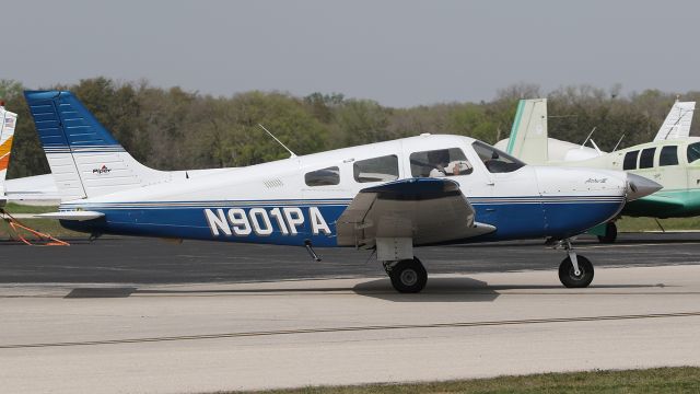 Piper Cherokee (N901PA)