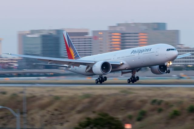 BOEING 777-300ER (RP-C7778) - 03.05.2017