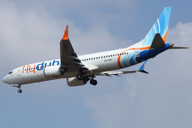 Boeing 737-800 (A6-FMT) - 06/09/2022: Flight from Dubai upon landing on runway 26.