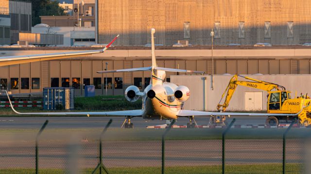 Dassault Falcon 7X (N5803)