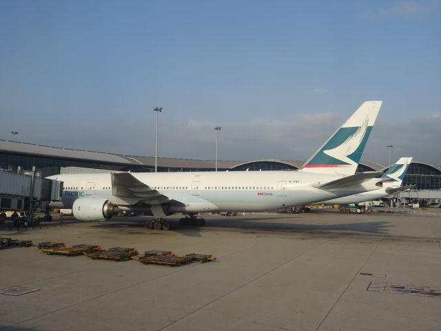 Boeing 777-200 (B-HND)