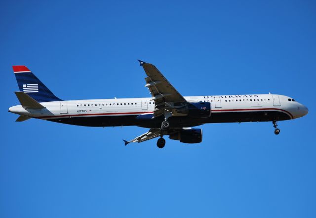 Airbus A321 (N172US) - On final for runway 36R at KCLT - 11/7/14