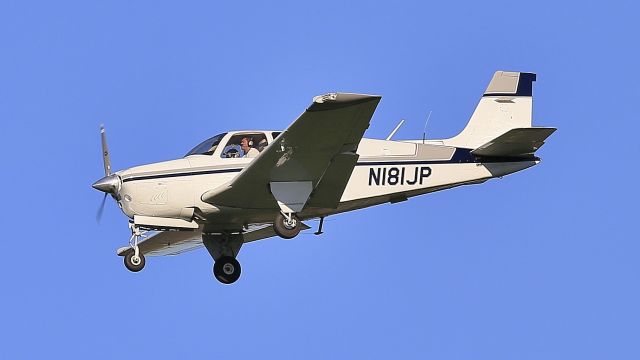 Beechcraft Bonanza (33) (N181JP)