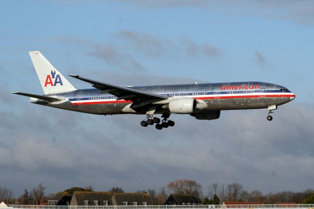 Boeing 777-200 (N766AN) - Arriving on 12-Dec-09 operating flight AAL98 from KORD.