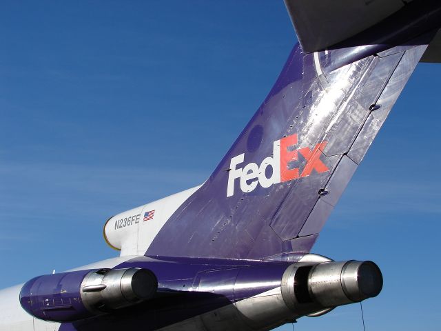 BOEING 727-200 (N236FE)