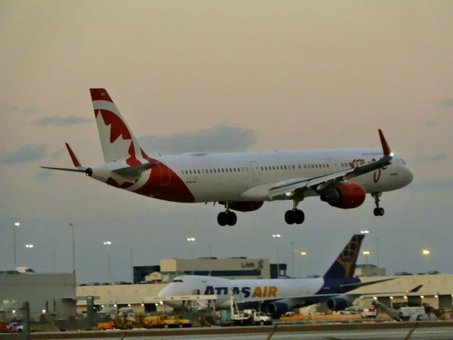 Airbus A321 (C-FJOU)