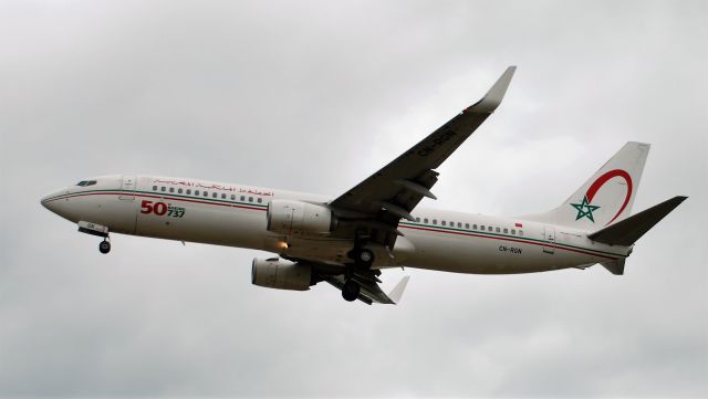 Boeing 737-800 (CN-RGN) - Landing on 27R 