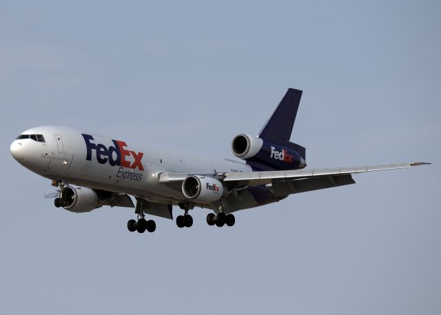 McDonnell Douglas DC-10 (N321FE)