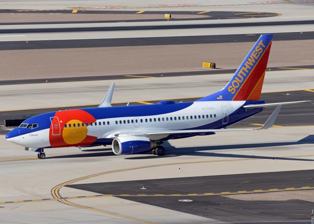 Boeing 737-700 (N230WN)