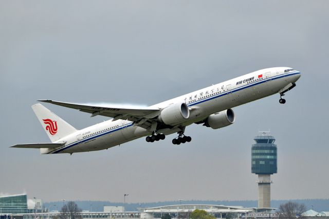 BOEING 777-300 (B-2089)