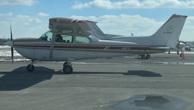 Cessna Skyhawk (N758DP)