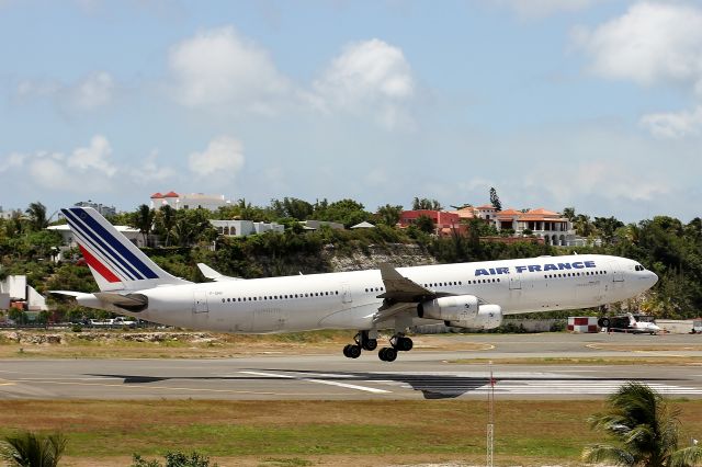 Airbus A340-300 (F-GNII)