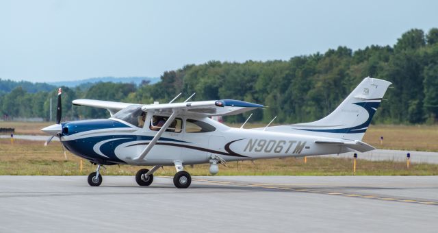 Cessna Skylane (N906TM) - Shot with a Nikon D3200 w/ Nikkor 70-300mmbr /Best viewed in Full Size