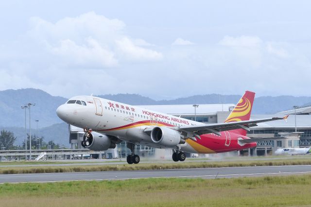 Airbus A320 (B-LPG) - This photo taken on 04-Aug-2013