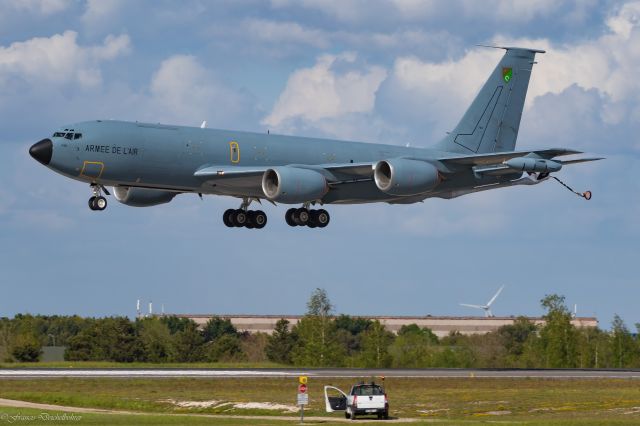 Boeing C-135B Stratolifter (F-UKCL)