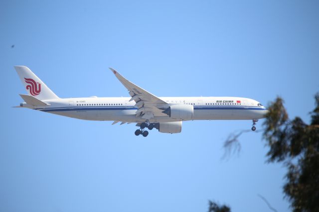 Airbus A350-900 (B-1085)