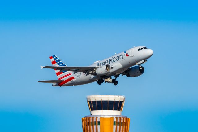 Airbus A319 (N766US) - An American Airlines A319 taking off from PHX on 2/5/23. Taken with a Canon R7 and a Tamron 70-200 G2 lens.