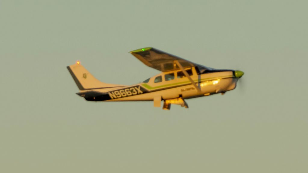 Cessna Centurion (N9663X)