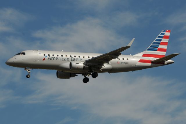 Embraer 170/175 (N402YX) - First pic of 402yx on database!