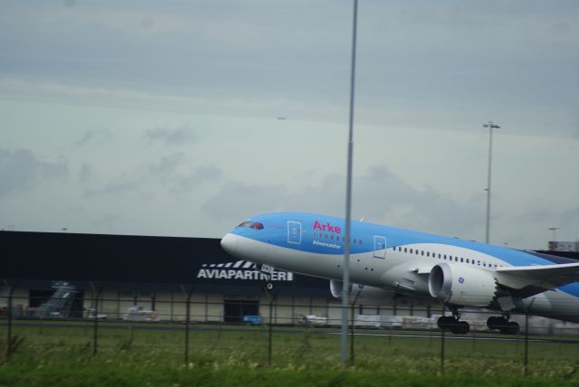 — — - Schiphol AMS