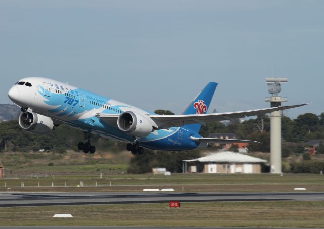 Boeing 787-8 (B-2732) - CZ319 departing off Rwy.05 bound for Perth. The aircraft diverted to Adelaide de to bad fog in West Australian capital