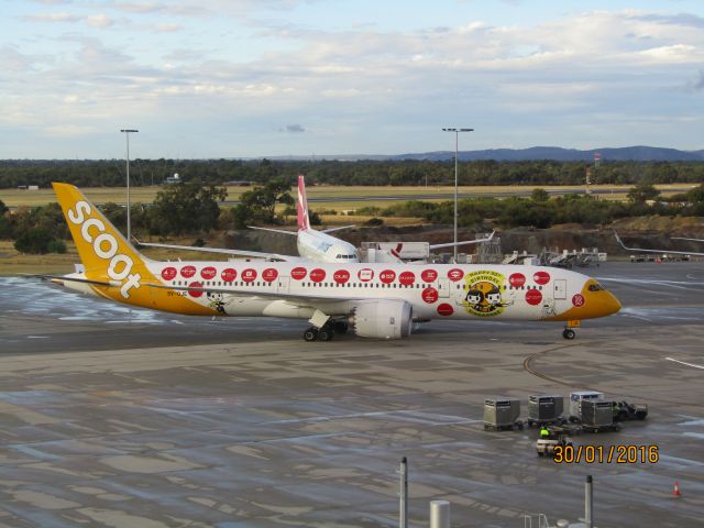 Boeing 787-9 Dreamliner (9V-OJE) - Nice Scoot B789 arriving from Singapore as SCO8 in SG50 livery.