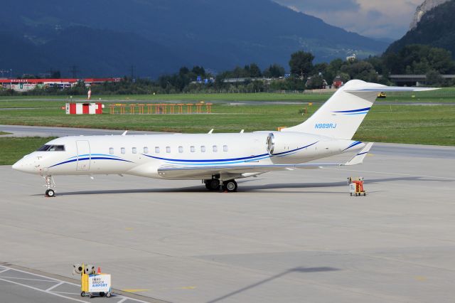 Bombardier Global 5000 (N989RJ)