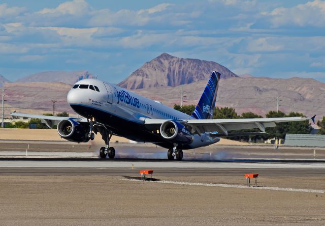 Airbus A320 (N793JB) - JetBlue Airways Airbus A320-232 N793JB  cn 4647 "My Other Ride Is A JetBlue E190"  Las Vegas - McCarran International (LAS / KLAS) USA - Nevada, May 11, 2011 Photo: Tomás Del Coro