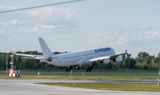 Airbus A340-300 (9H-SUN)