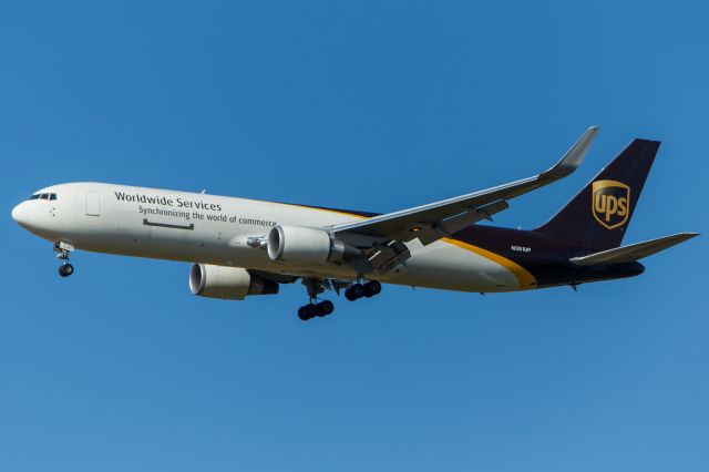 BOEING 767-300 (N361UP) - UPS (United Parcel Service) - Boeing 767-34AFbr /Registration: N361UPbr /br /Buenos Aires (EZE) / Campinas (VCP)br /br /Fotografia: Marcelo Luiz