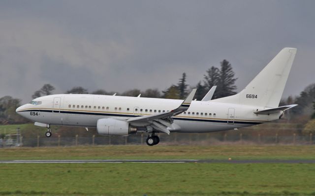 16-6694 — - usn c-40a 166694 about to land at shannon 4/4/16.