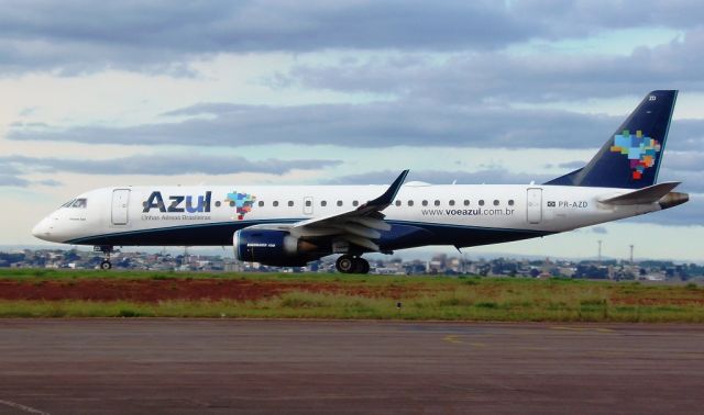 Embraer ERJ-190 (PR-AZD)