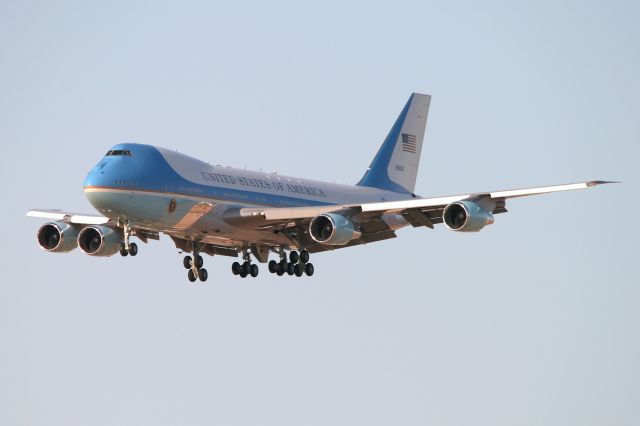 Boeing 747-200 (92-9000)