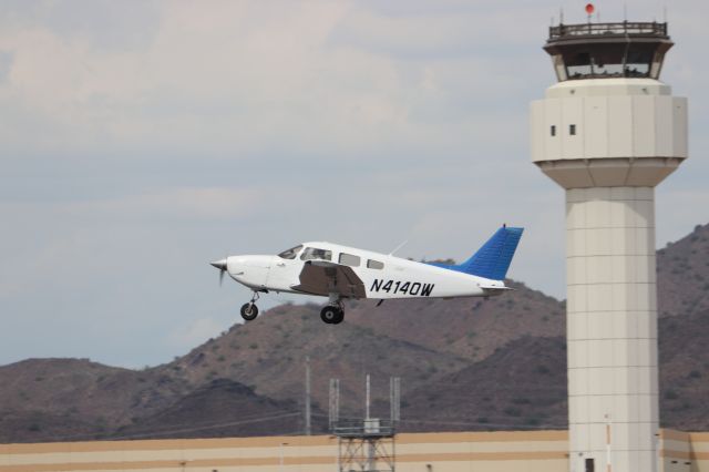 Piper Cherokee (N4140W)