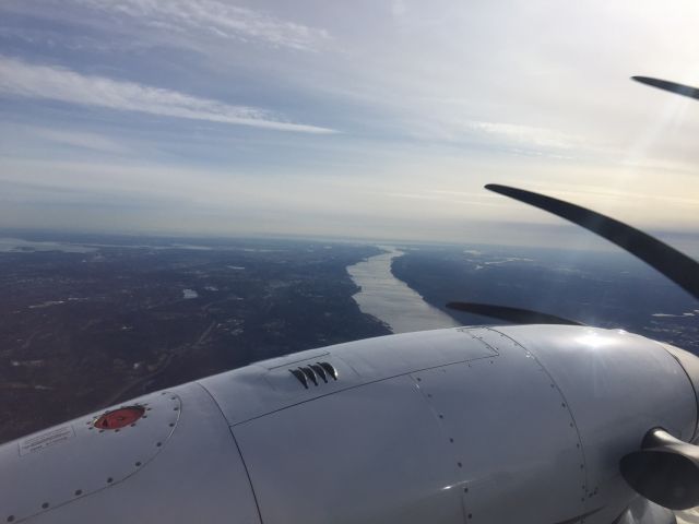 Beechcraft King Air 90 (N314AB) - North end of the Hudson at 7000 coming from KHPN