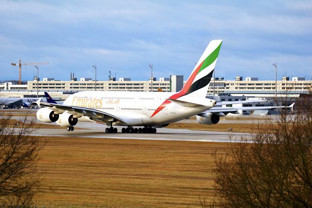 Airbus A380-800 (A6-EEJ)