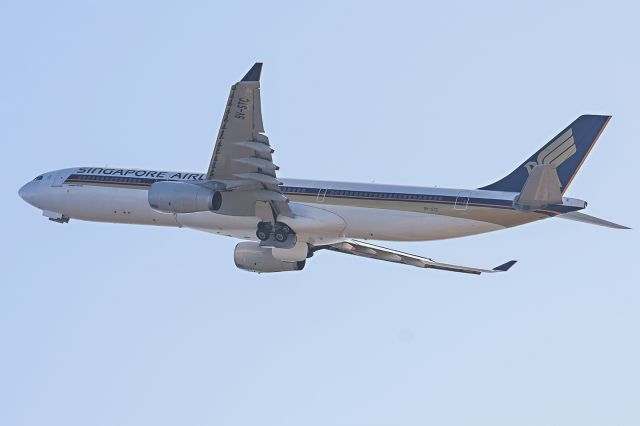 Airbus A330-300 (9V-STC)