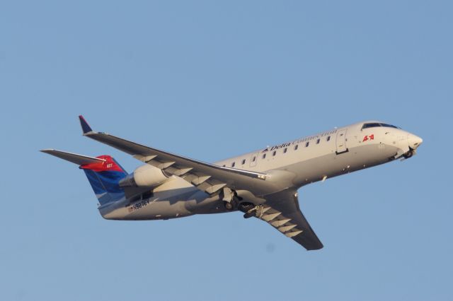 Canadair Regional Jet CRJ-200 (N927EV)