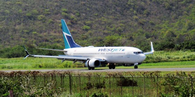 Boeing 737-800 (C-FWVJ)