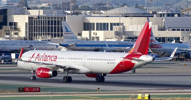 Airbus A321 (N747AV)
