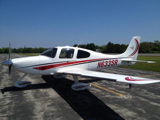 Cirrus SR-22 (N633SR)