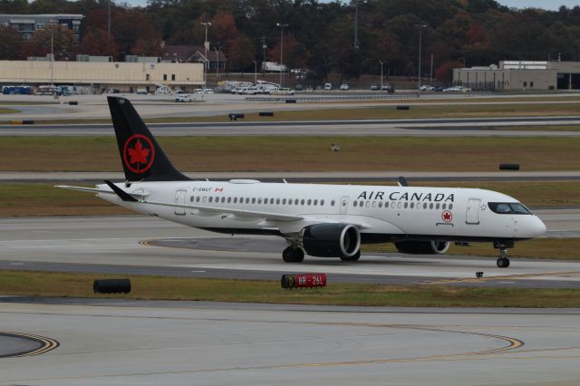 Airbus A220-300 (C-GWUT)