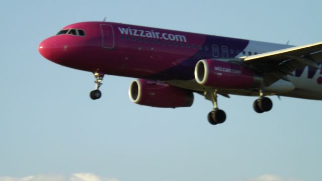 Airbus A320 (HA-LNP)